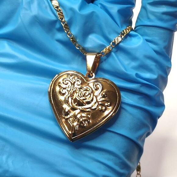 18k GP Gold Plated Necklace Heart Rose Flower Locket Valentines Birthday Gift - Picture 3 of 8